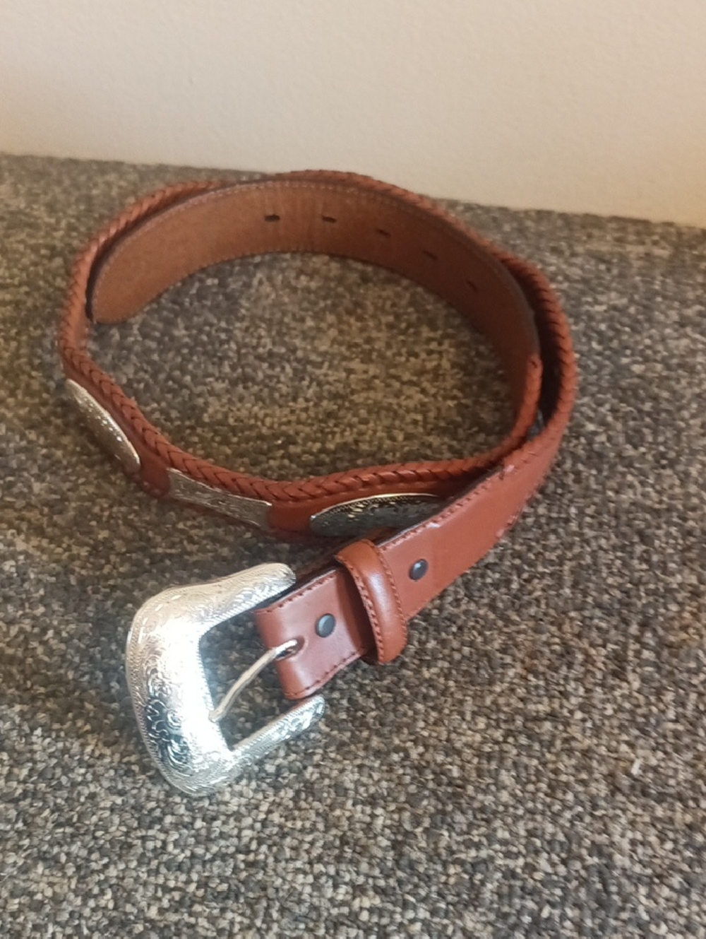 Brown Leather Women's Belt with Decorative Silver Buckle Size 34 - Picture 2 of 7